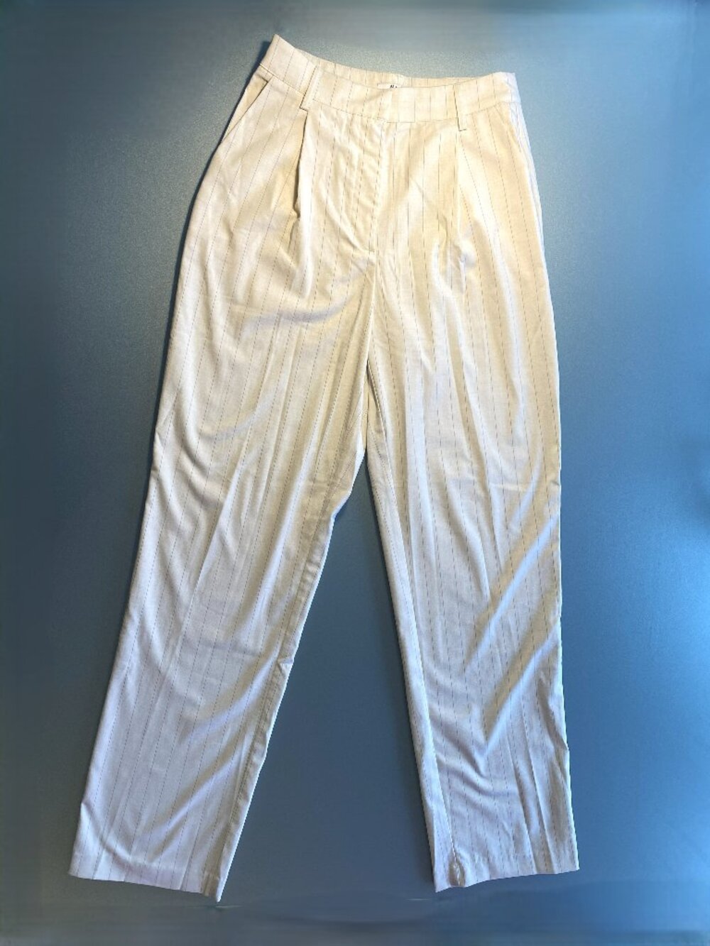 NA-KD Creme & Navy Pinstripe Pants 2% Elastane High Rise Size 26 US 34 EU